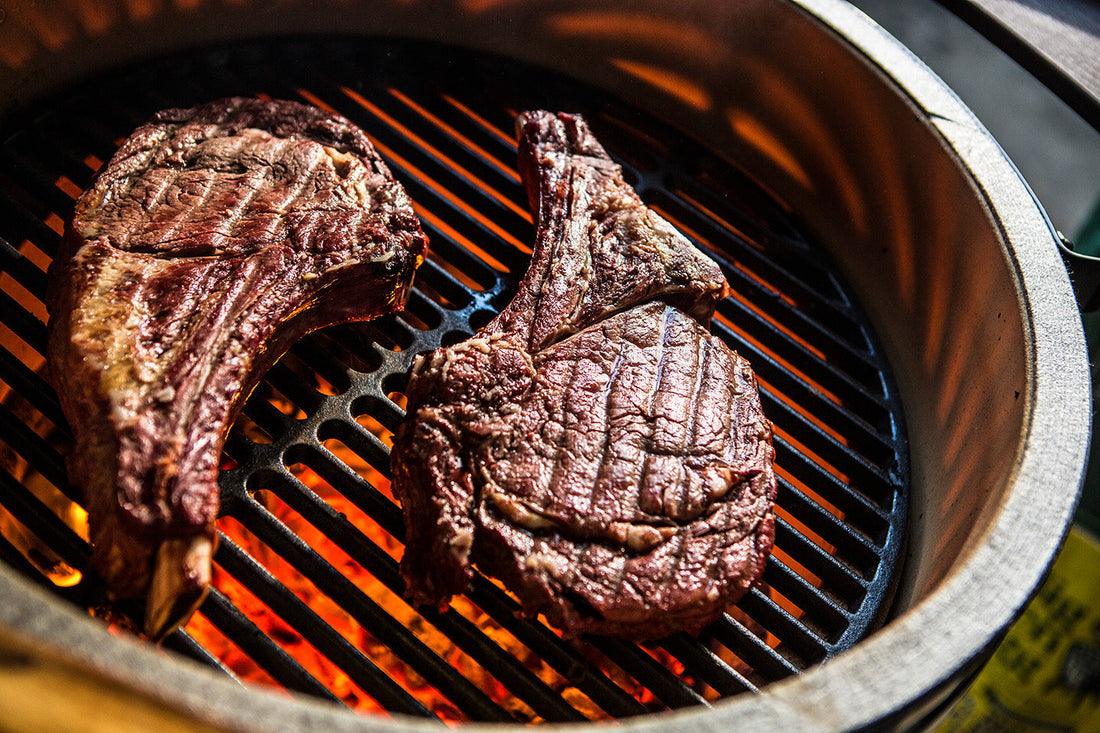 Tomahawk-Steak vom Big Green Egg