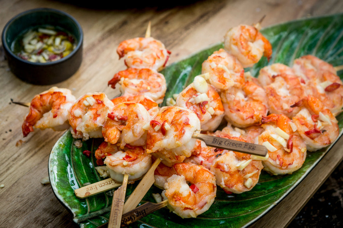 Garnelenspieße mit Knoblauch & Chili vom Big Green Egg