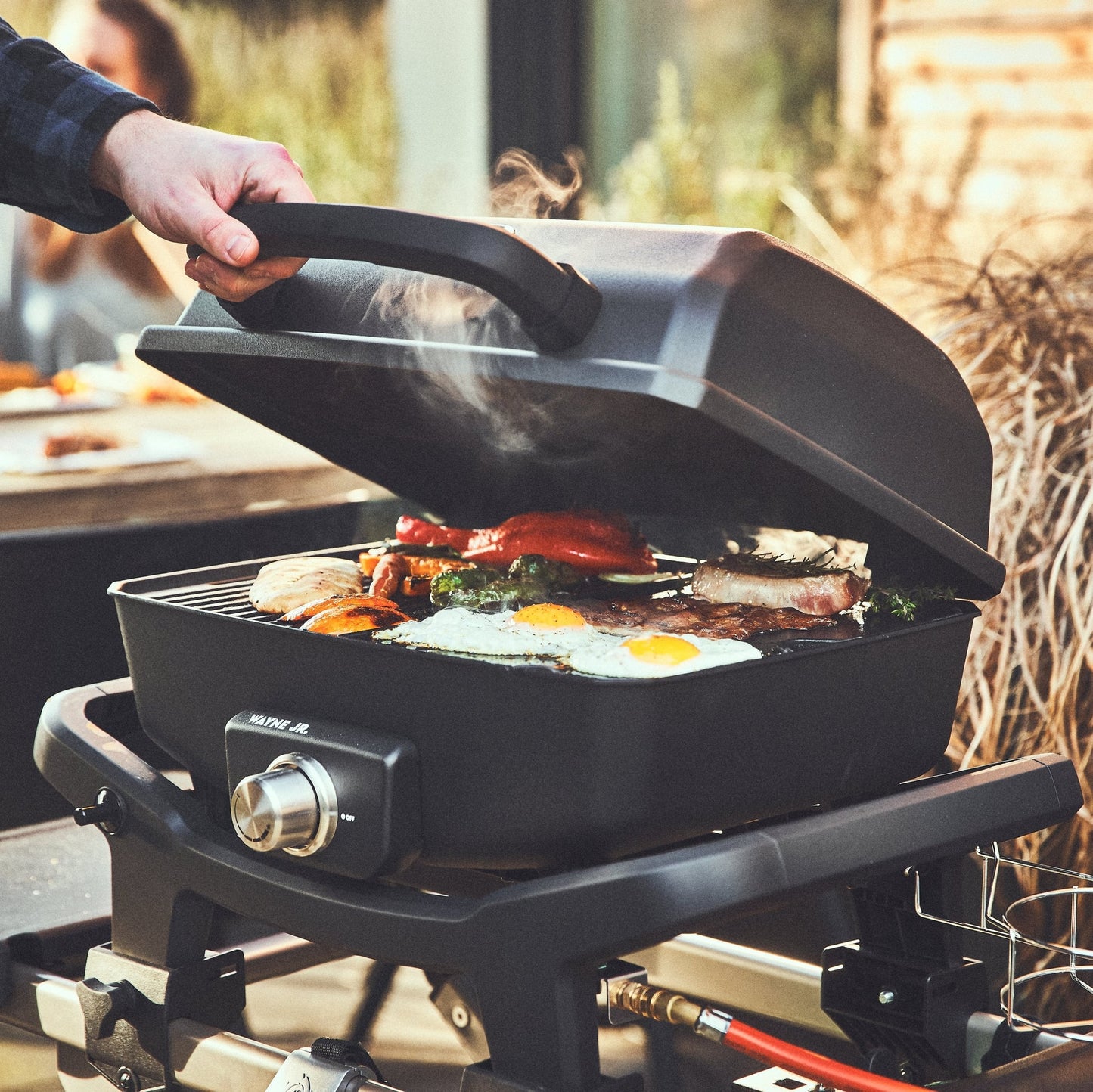 WAYNE Jr. Balkongrill im Einsatz