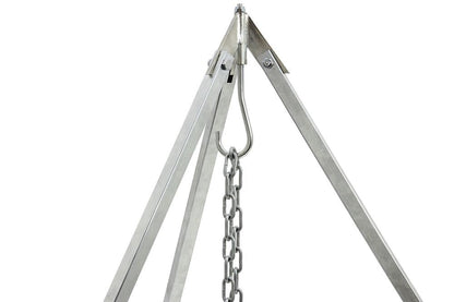 Spitze des Petromax Dreibeins mit Kette und Haken von oben