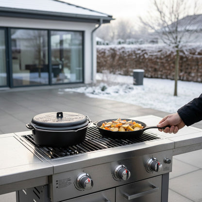 Petromax Feuertopf Essential Line auf dem Grill im Winter