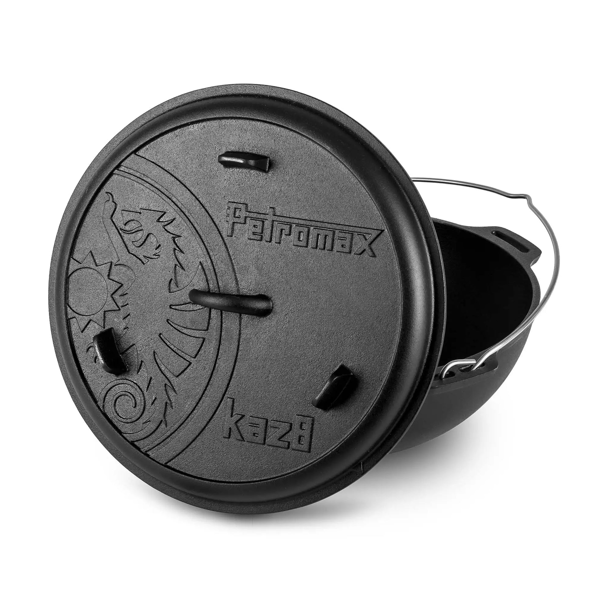 Petromax Kazan mit abgenommenem Deckel, Blick in den Kessel