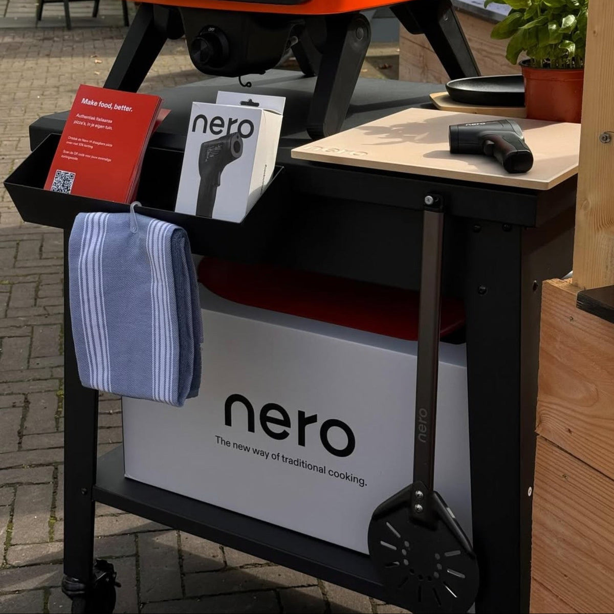 Nero Pizzatisch aus Edelstahl – Bild 5