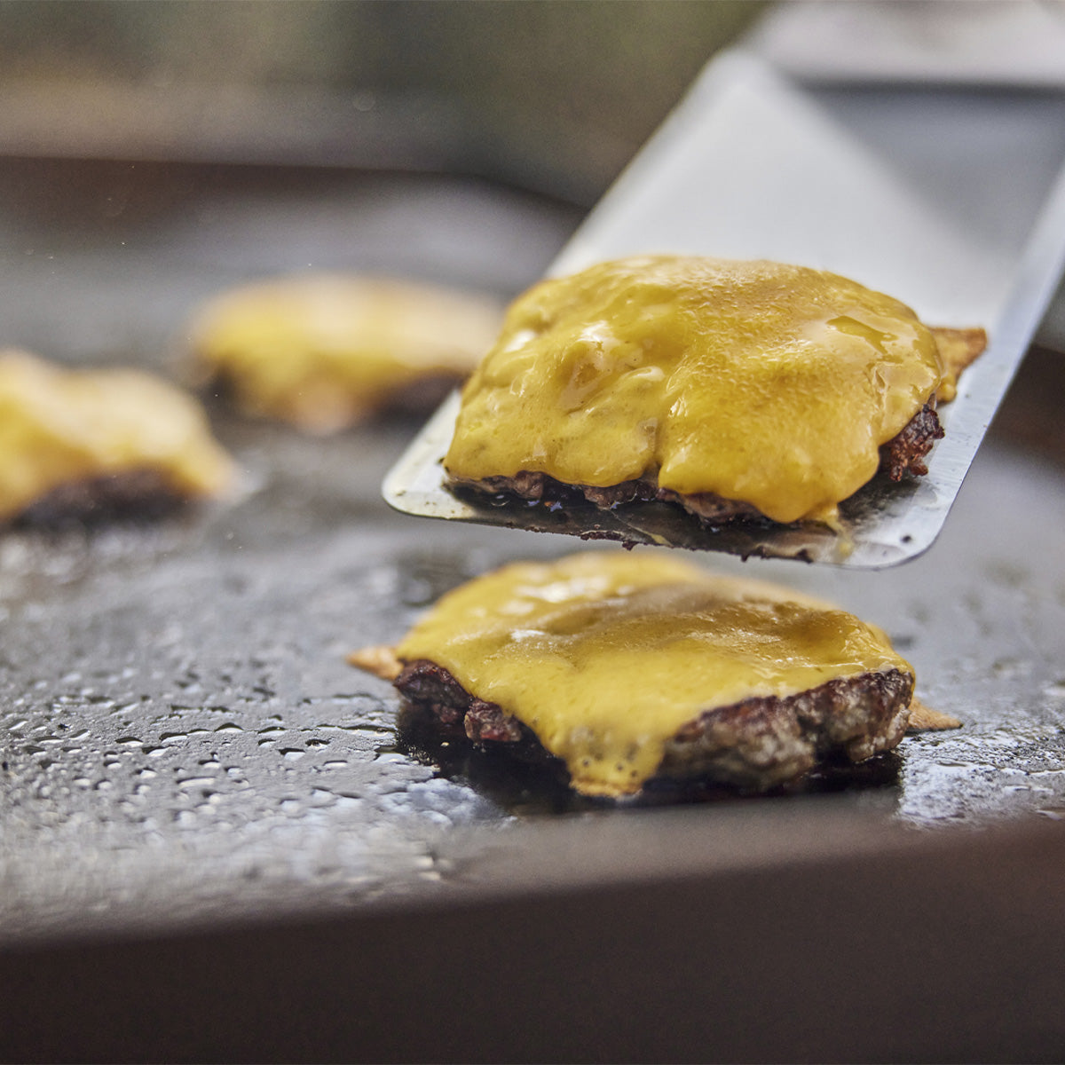 WEBER® SLATE® GP 71 CM PREMIUM PLANCHA